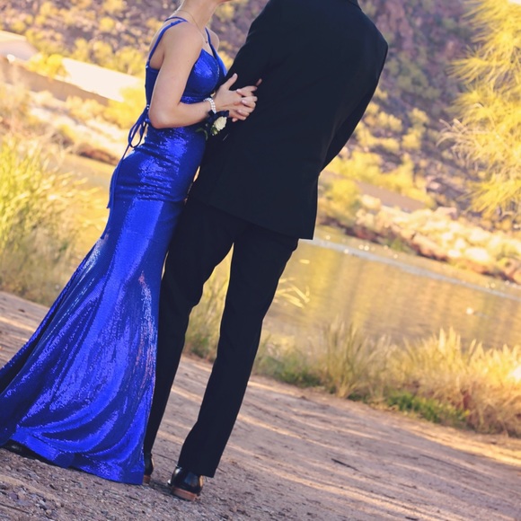 Beautiful blue corset back dress - Picture 2 of 5